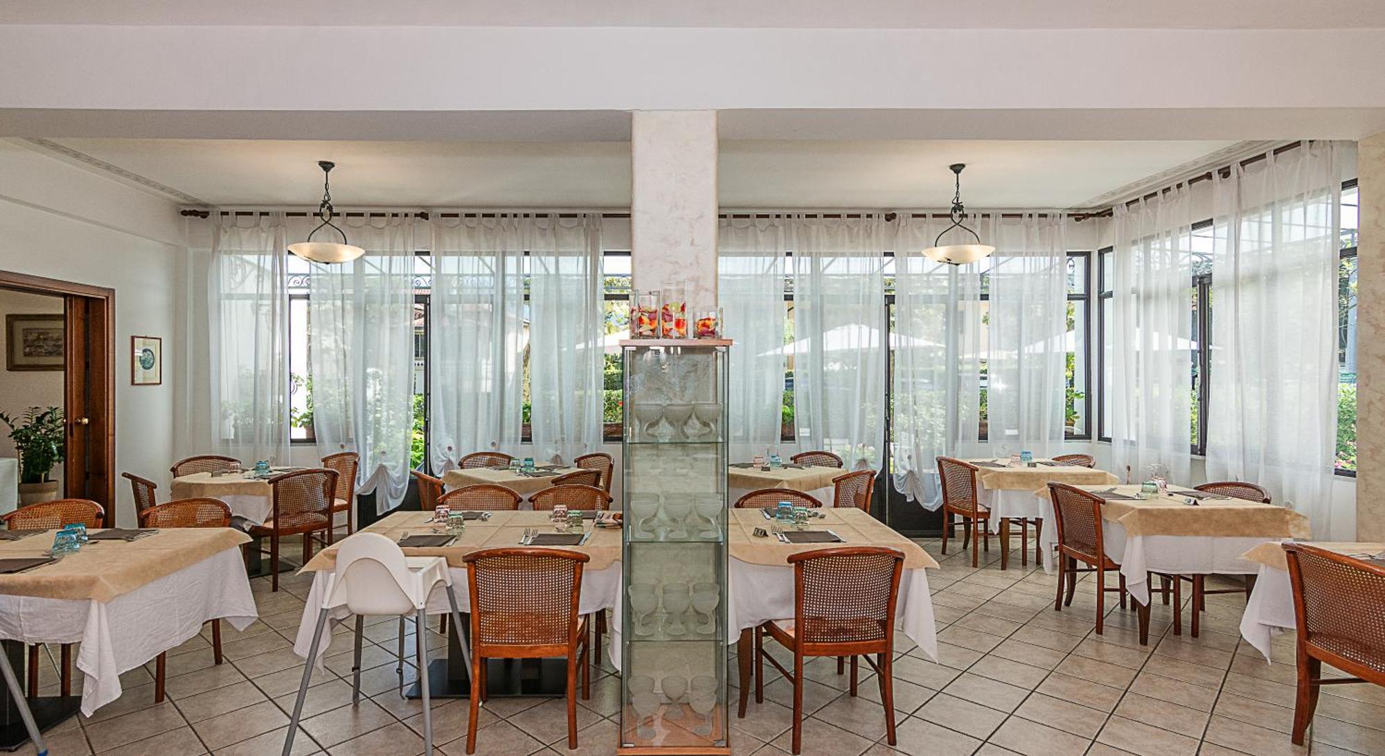Hotel Eura Marina di Massa Εξωτερικό φωτογραφία