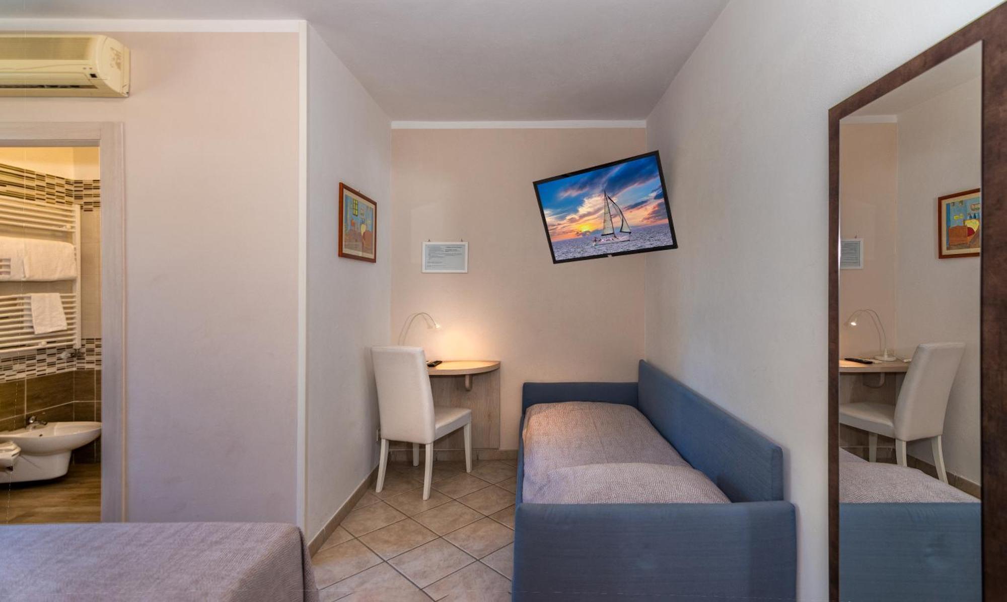 Hotel Eura Marina di Massa Εξωτερικό φωτογραφία