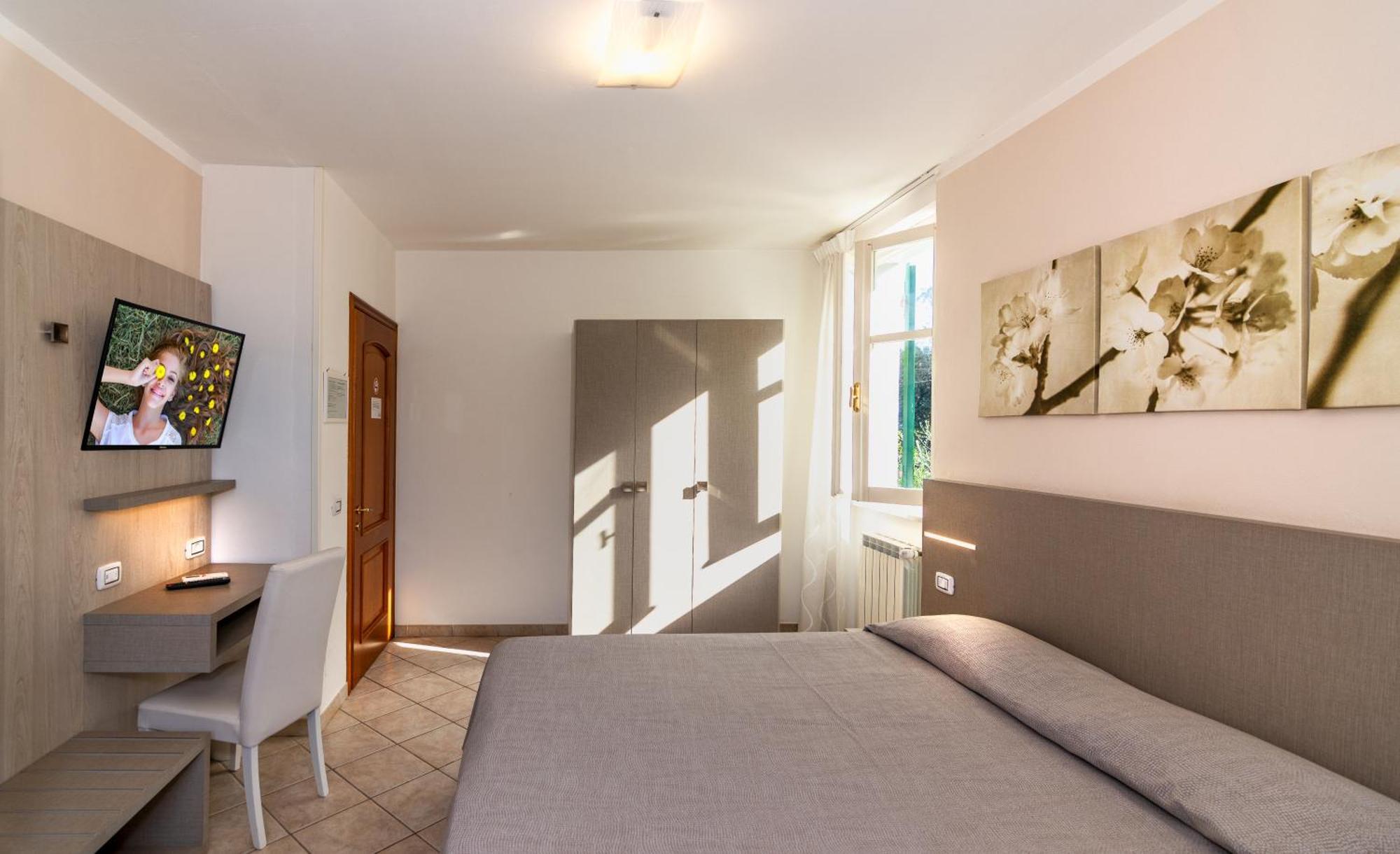 Hotel Eura Marina di Massa Εξωτερικό φωτογραφία