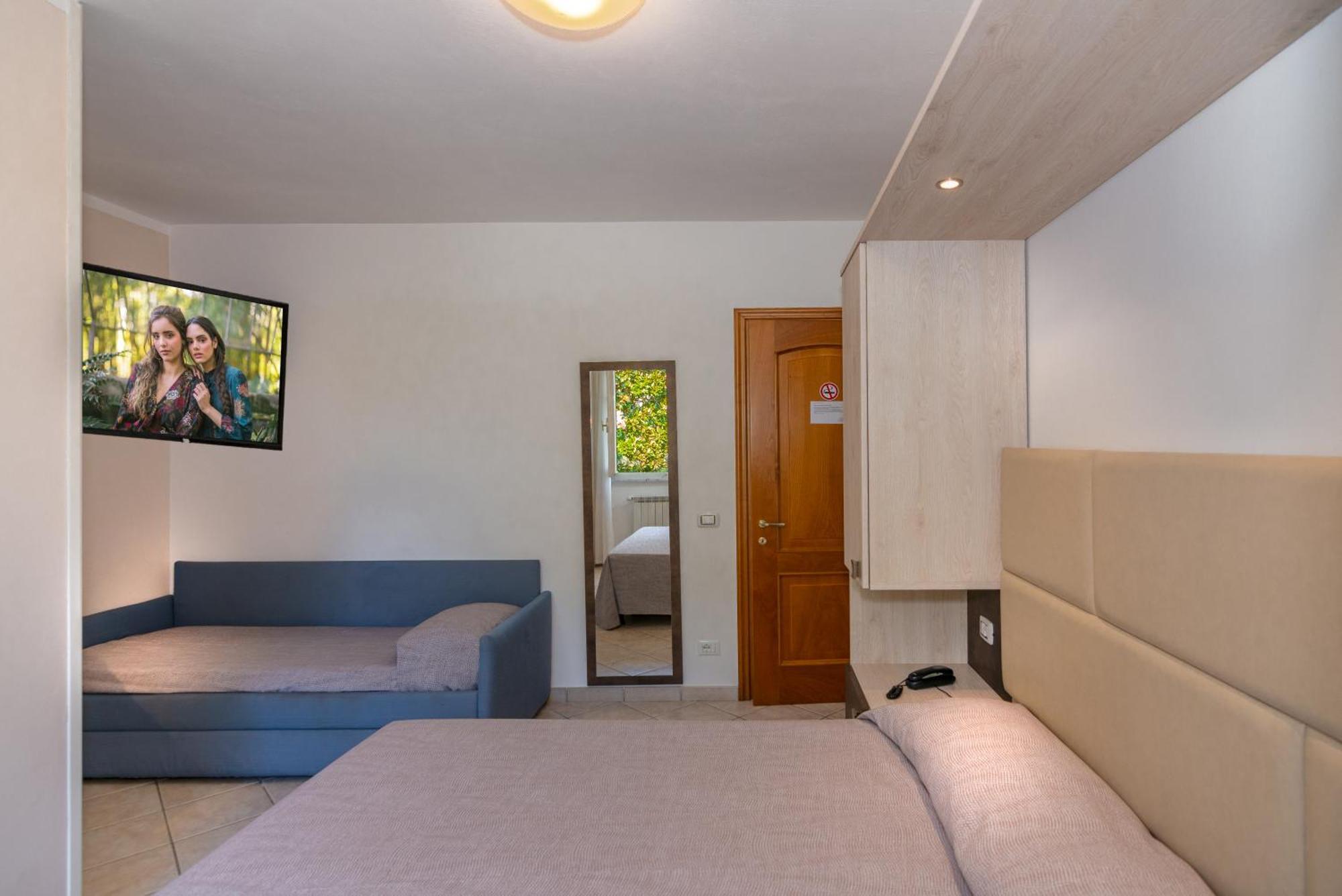 Hotel Eura Marina di Massa Εξωτερικό φωτογραφία