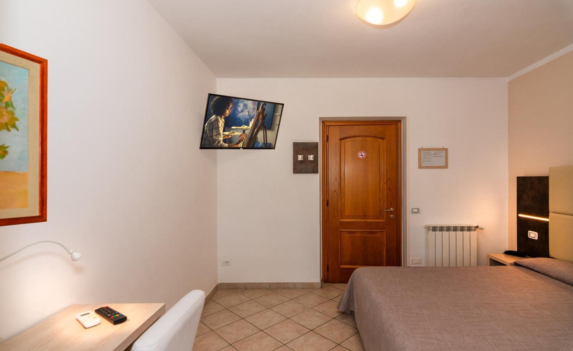 Hotel Eura Marina di Massa Εξωτερικό φωτογραφία