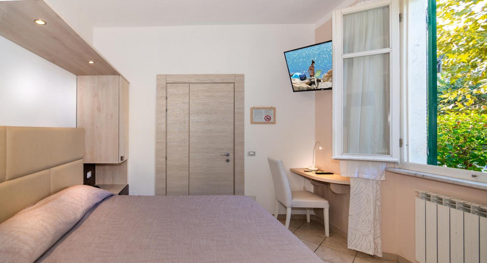 Hotel Eura Marina di Massa Εξωτερικό φωτογραφία