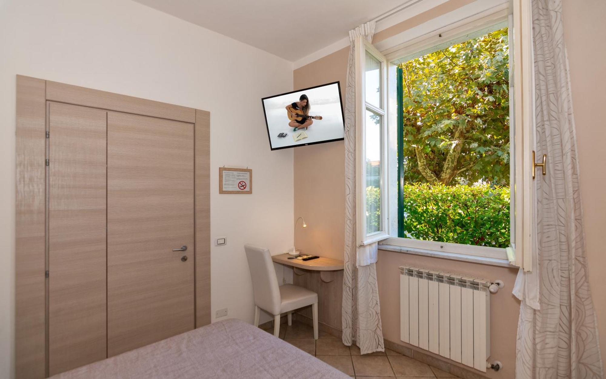 Hotel Eura Marina di Massa Εξωτερικό φωτογραφία